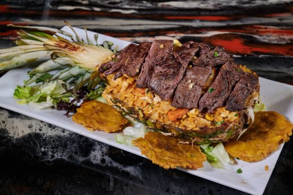 Arroz Tropical Con Churrasco